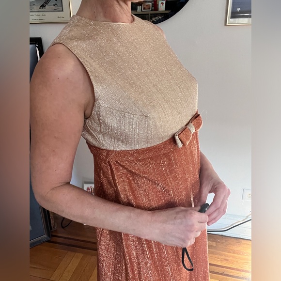 Vintage 60s two coppper toned metallic mod dress by Vicky Vaughn. Size small - Picture 4 of 10